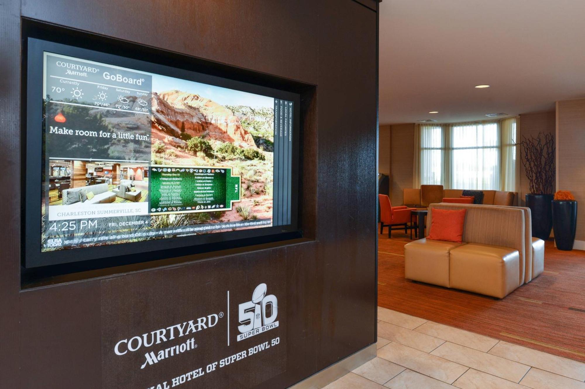 Courtyard Laredo Hotel Exterior photo