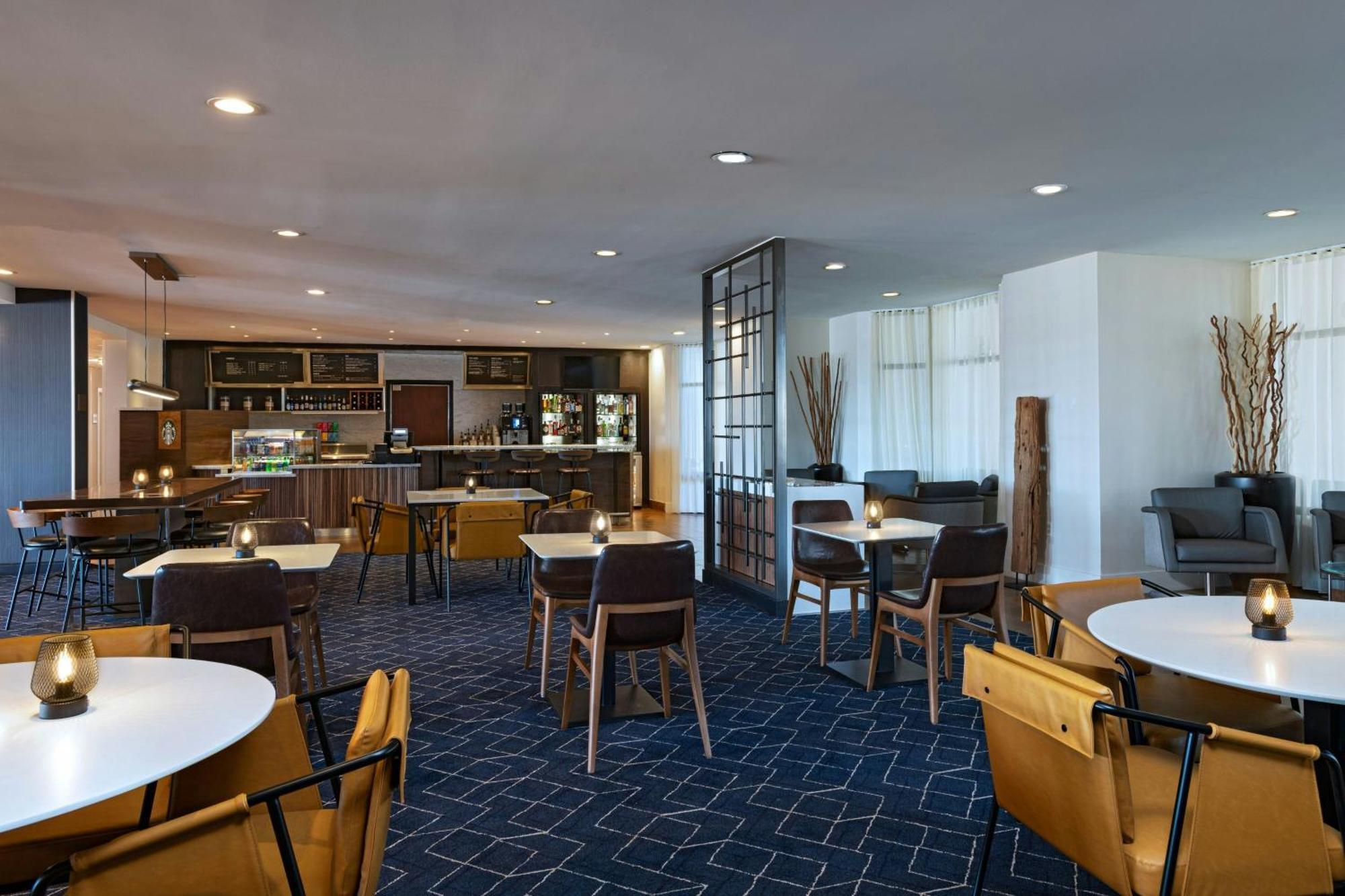 Courtyard Laredo Hotel Exterior photo