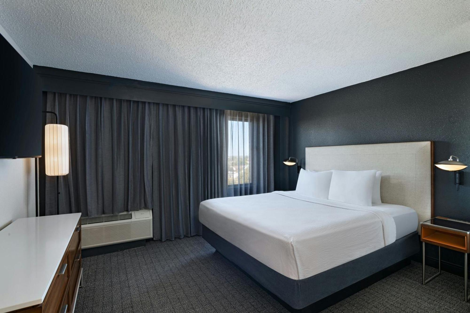 Courtyard Laredo Hotel Exterior photo