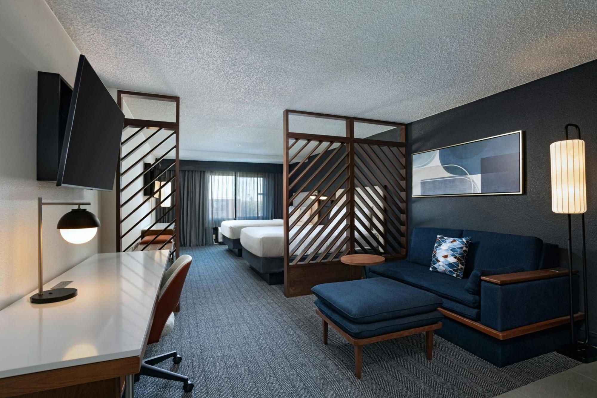 Courtyard Laredo Hotel Exterior photo