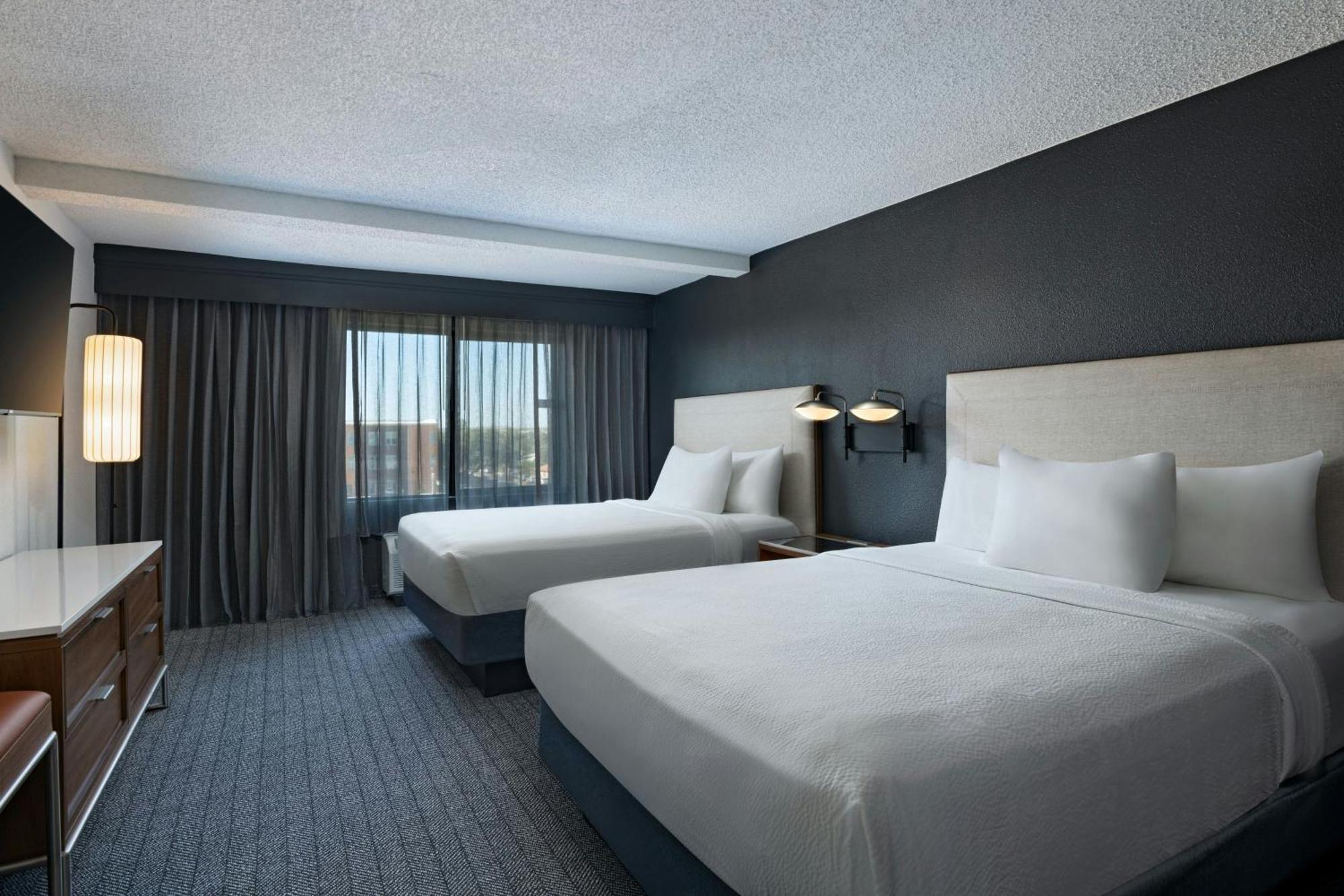 Courtyard Laredo Hotel Exterior photo