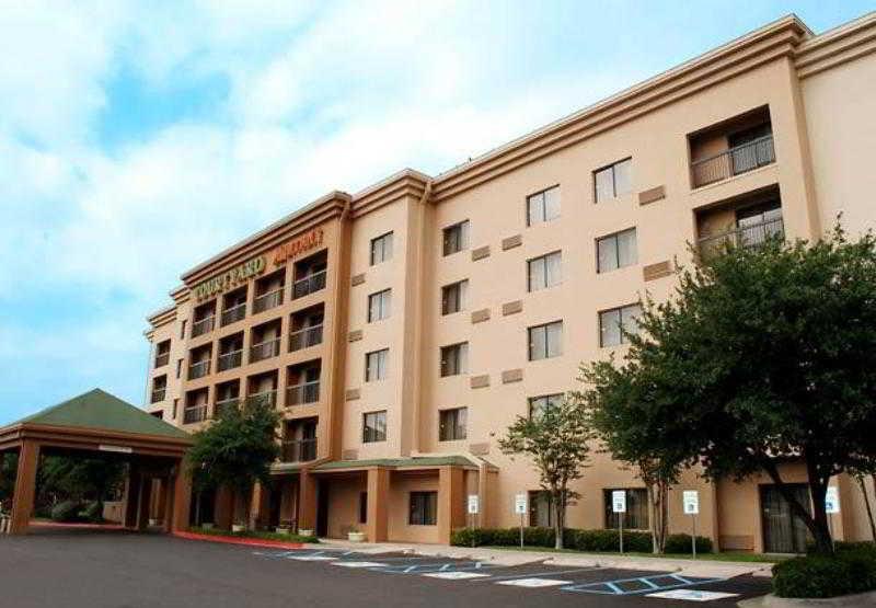 Courtyard Laredo Hotel Exterior photo