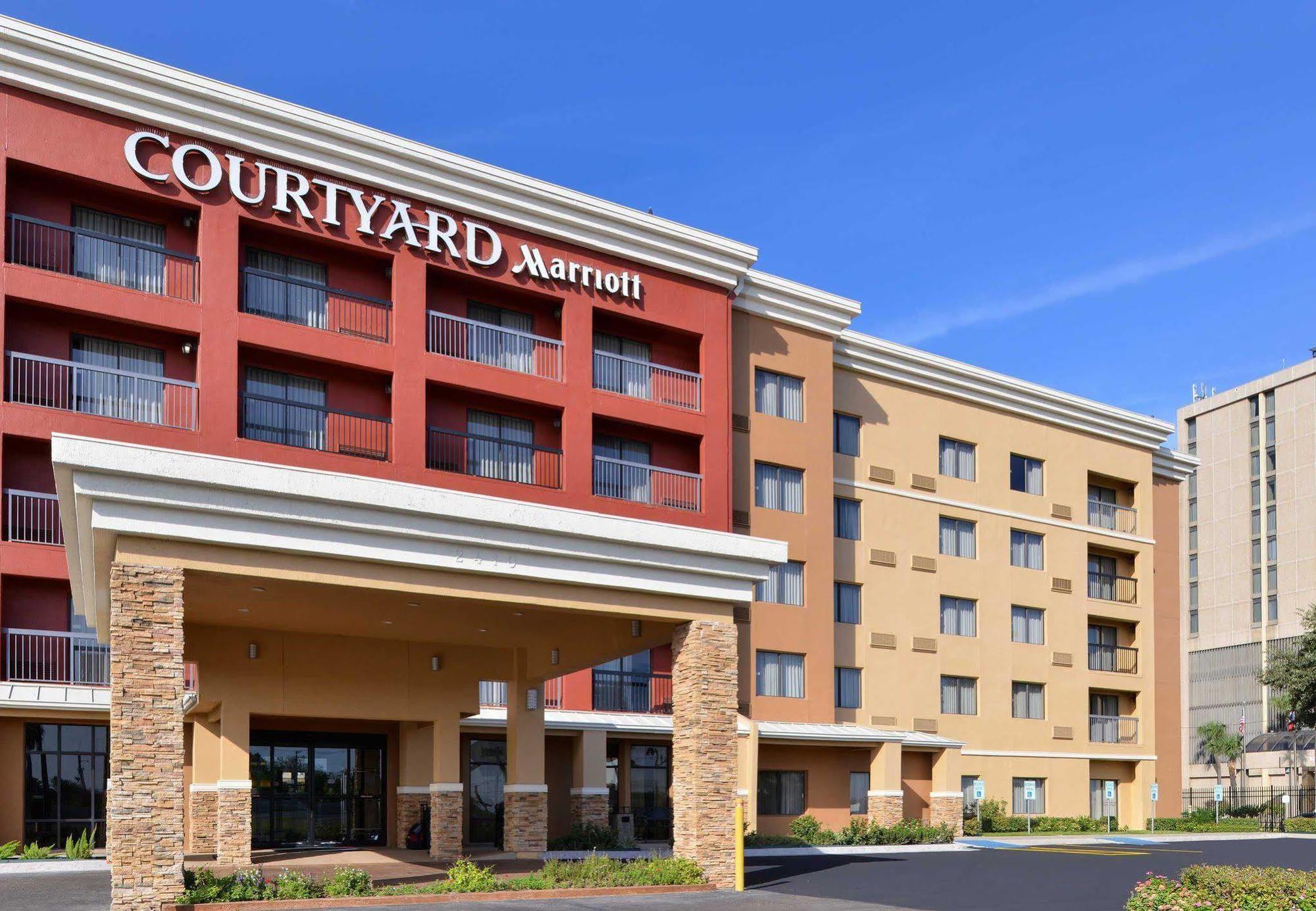 Courtyard Laredo Hotel Exterior photo