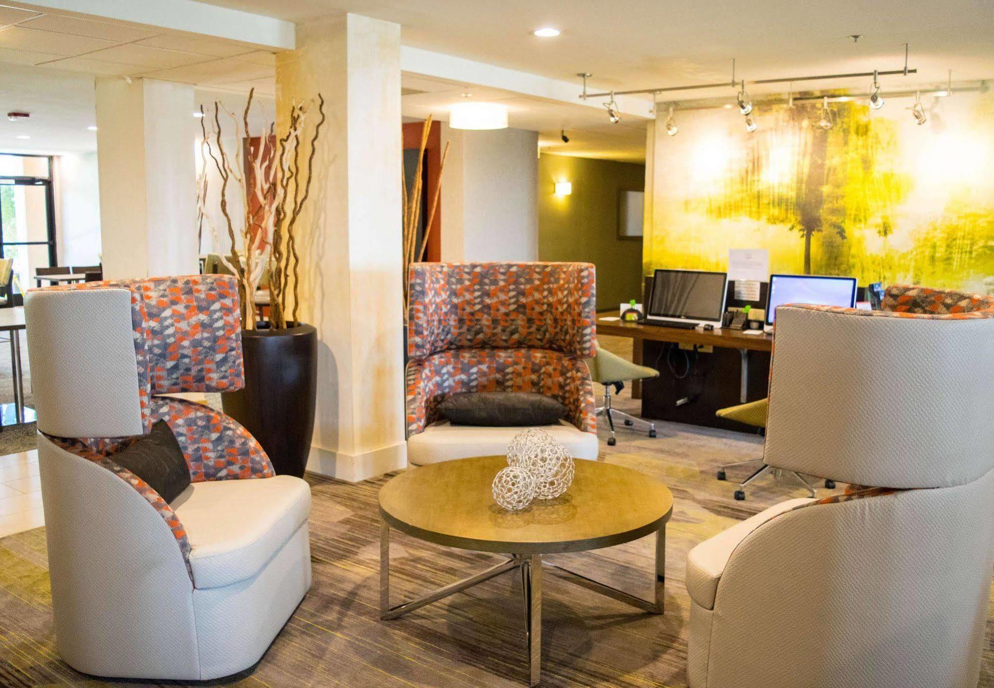 Courtyard Laredo Hotel Exterior photo